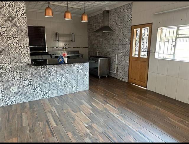 5 BEDROOM HOUSE FOR SALE IN MAYVILLE